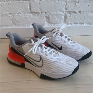 Size 10.5 MEN'S NIKE AIR MAX ALPHA TRAINER 6 TRAINING SHOES - NEW